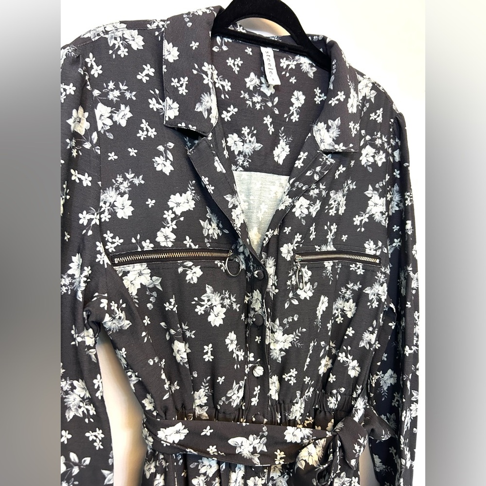 STEELE the Label Stasia Boiler Suit Sz Small Gray Blue Floral Coveralls Jumpsuit - Picture 5 of 10